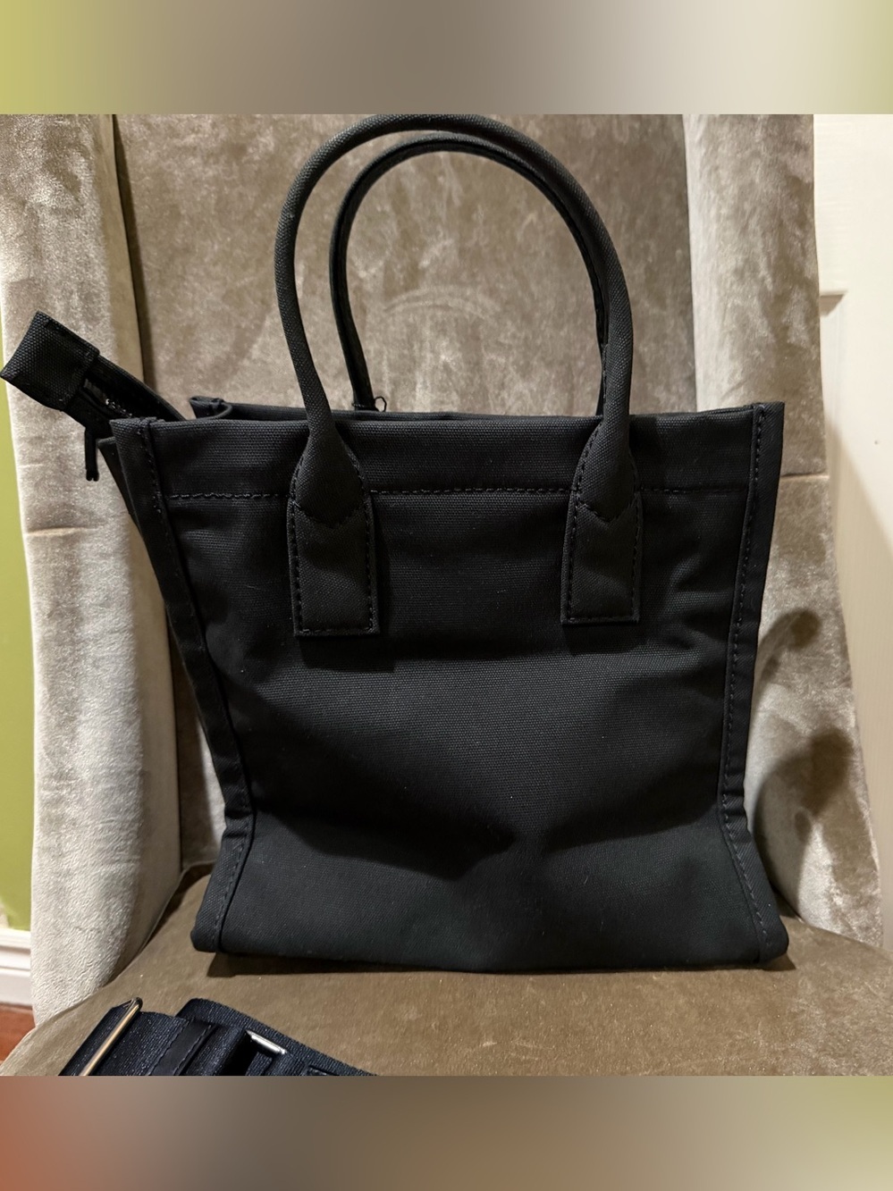 Marc Jacobs Standard Supply Canvas Tote Crossbody Strap Medium NWT - Picture 3 of 8